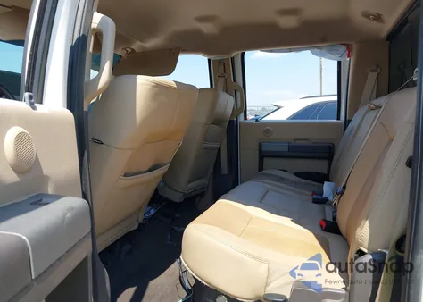 2011 Ford F-250 Lariat z USA, uszkodzony, nr VIN 1FT7W2ATXBEA90748